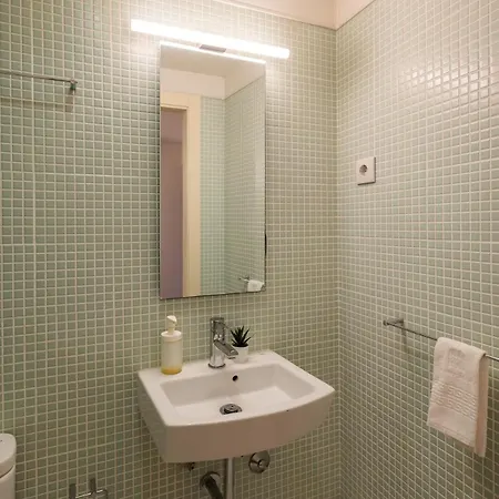 Modern 2-bedroom Near Cathedral