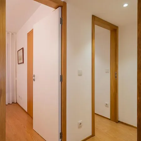 Modern 2-bedroom Near Cathedral Appartement *