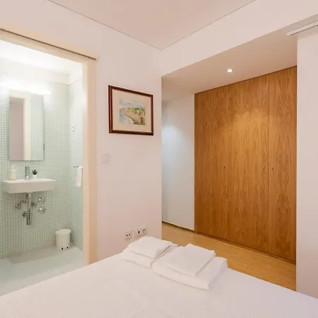 Modern 2-bedroom Near Cathedral