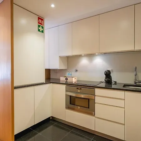 Modern 2-bedroom Near Cathedral Braga